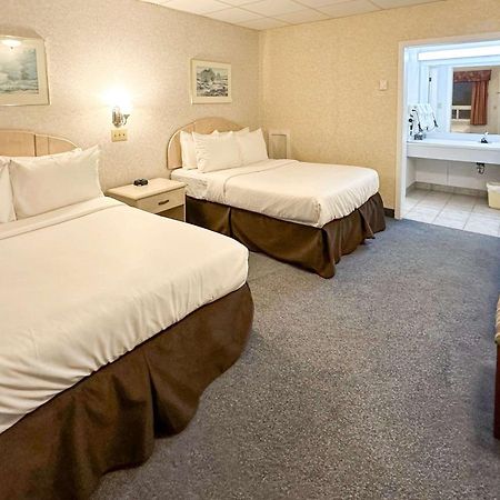 וודסטוק Rodeway Inn מראה חיצוני תמונה